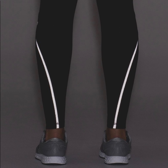 Lululemon Cadence Crusher Legging 29” Size 4 - Picture 4 of 7